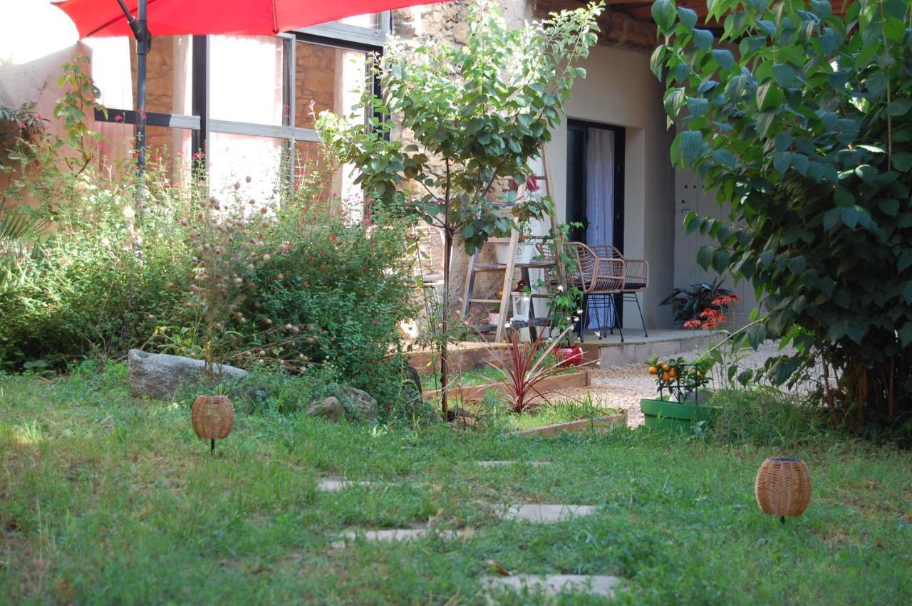 La Bucolique, Chambres Et Jardin D'Hotes Sabran Екстер'єр фото