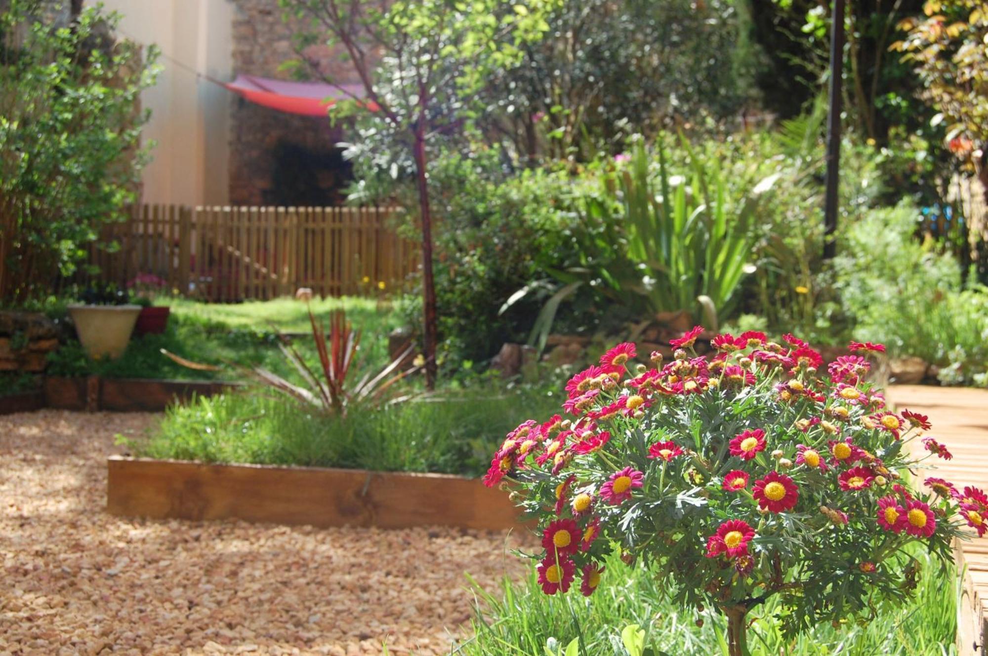 La Bucolique, Chambres Et Jardin D'Hotes Sabran Екстер'єр фото