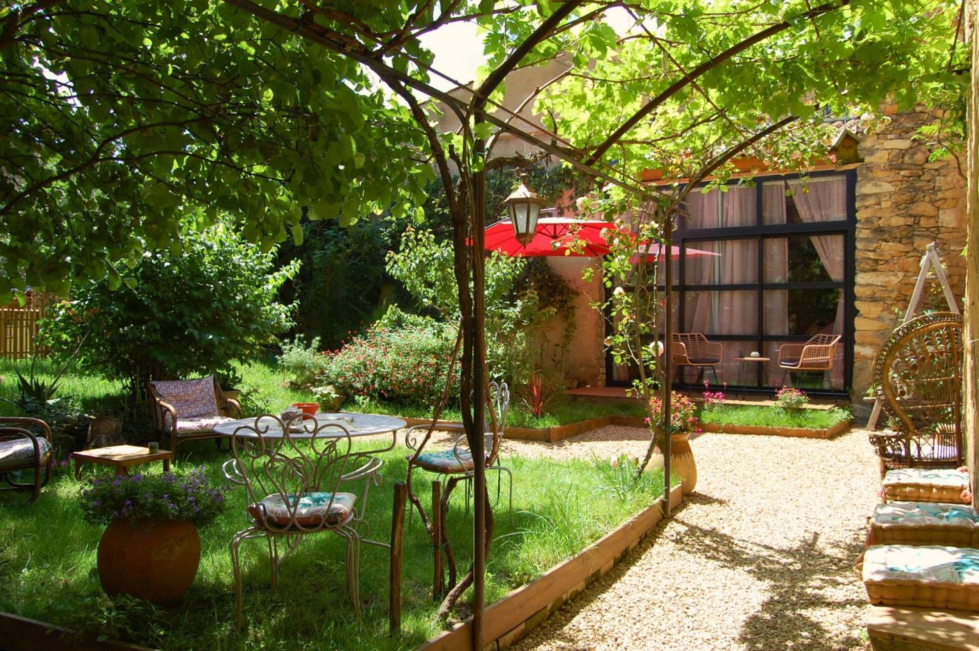 La Bucolique, Chambres Et Jardin D'Hotes Sabran Екстер'єр фото